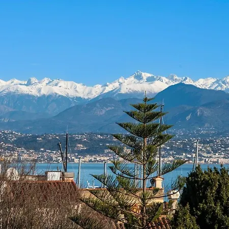 Two Bed With A Fantastic View In Old Town Antibes